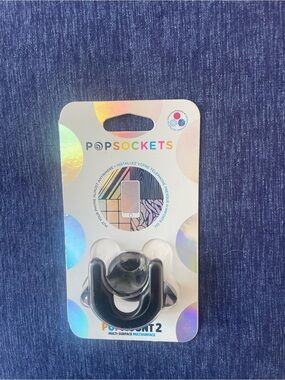 PopSocket phone mount packaging — white and blue text
